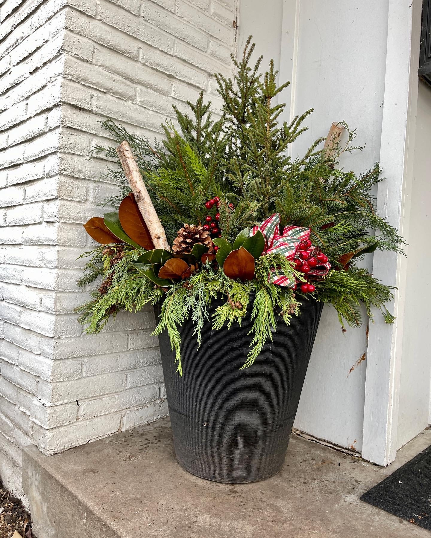 Winter Planter Installation 2023